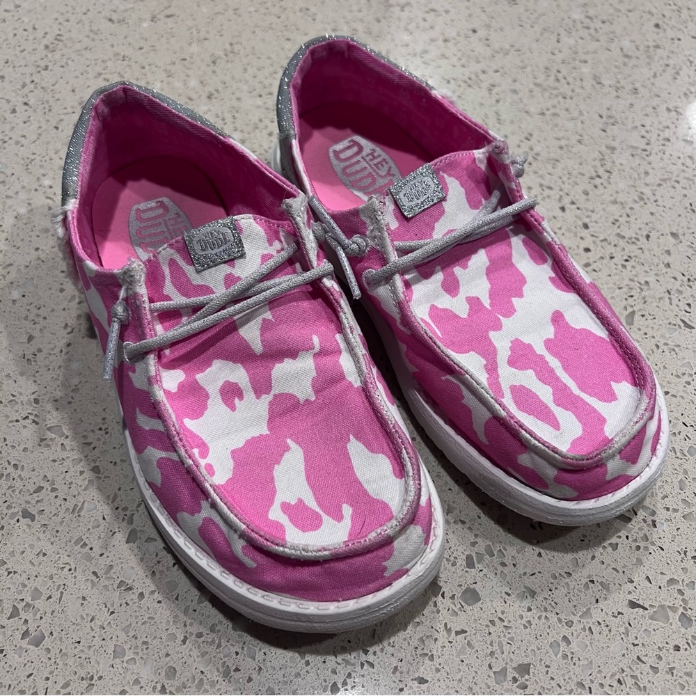 Hey Dude Kids Pink Cow Print Shoes Size 2